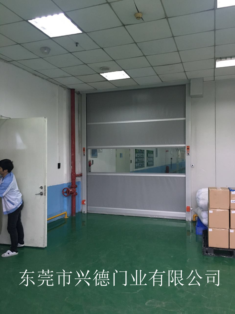 什么生產(chǎn)廠家定做硬質(zhì)快速卷簾門質(zhì)量好？